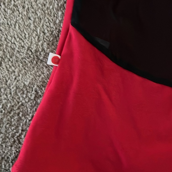 Yumiko black and red leotard - Picture 3 of 4